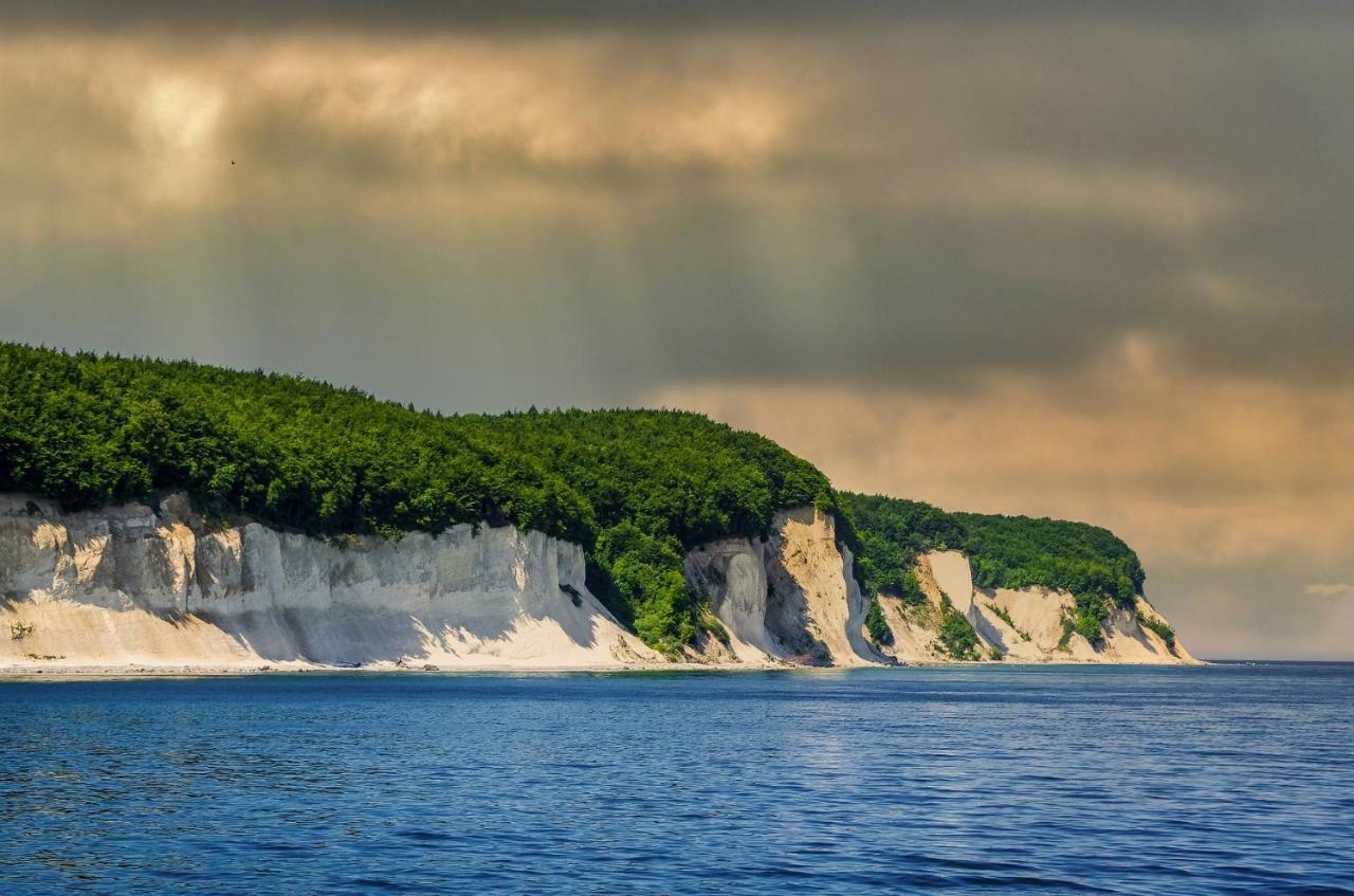 Boddenhus Auf Ruegen - Ferienwohnungen Und Pension Rappin Экстерьер фото